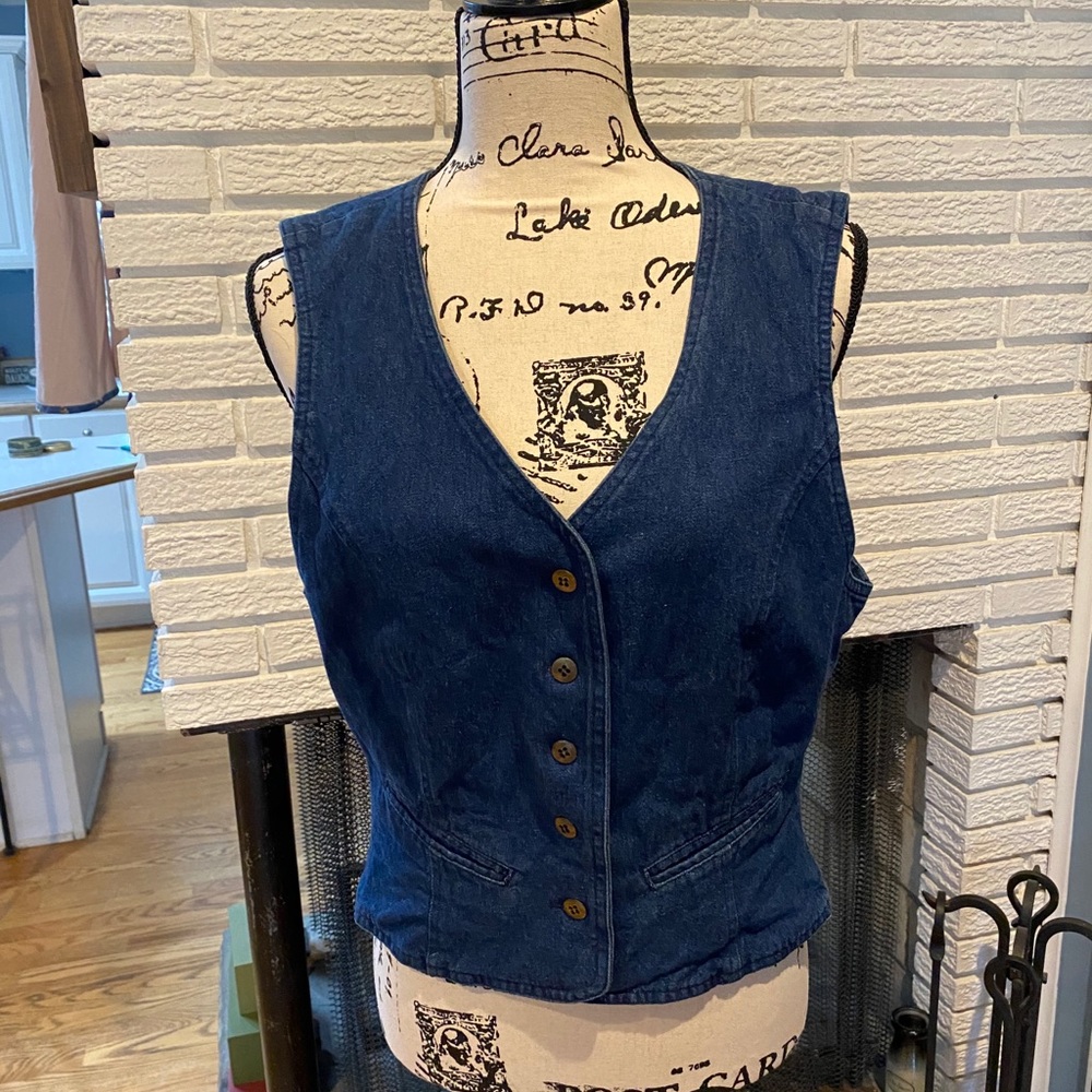 VTG. Women’s Woolrich Vest. Size L. EUC.